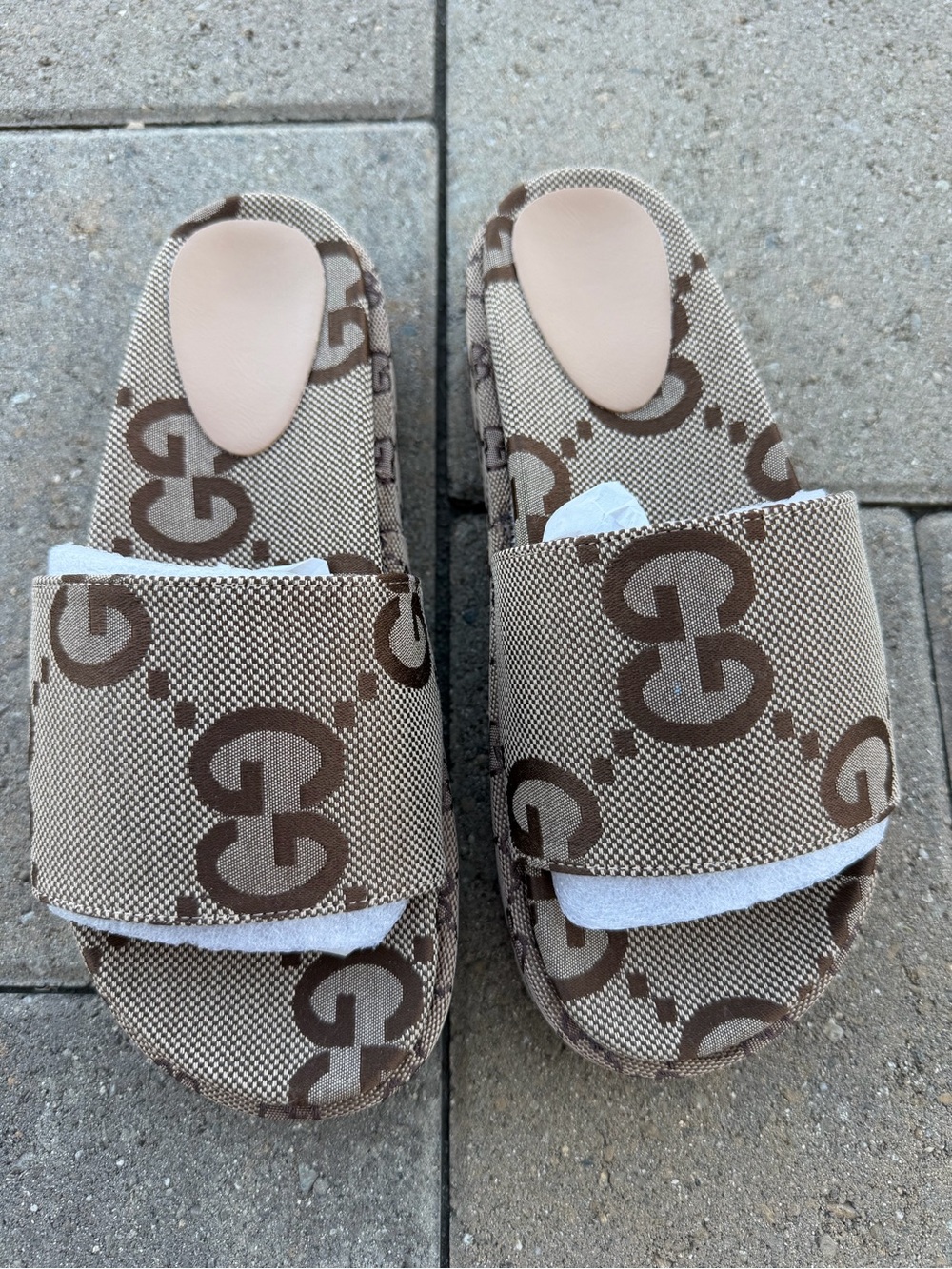 Gucci Brown GG big Logo Print Slide Sandals (NEW)